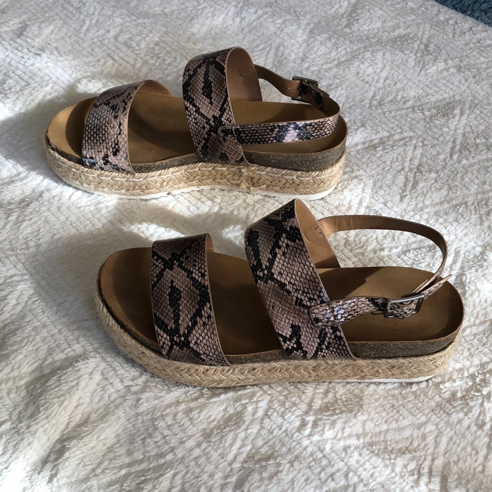 Women’s shoes